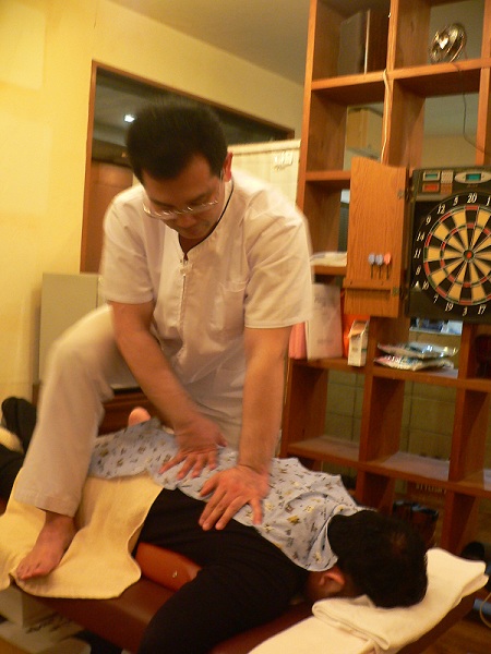 小倉南区の 【みなみく村岡整骨院】柔道整復師 院長 村岡